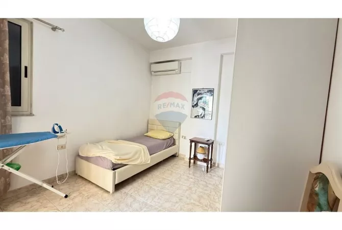 Shtepi me qera 3+1 ne Tirane - 75,000 Leke