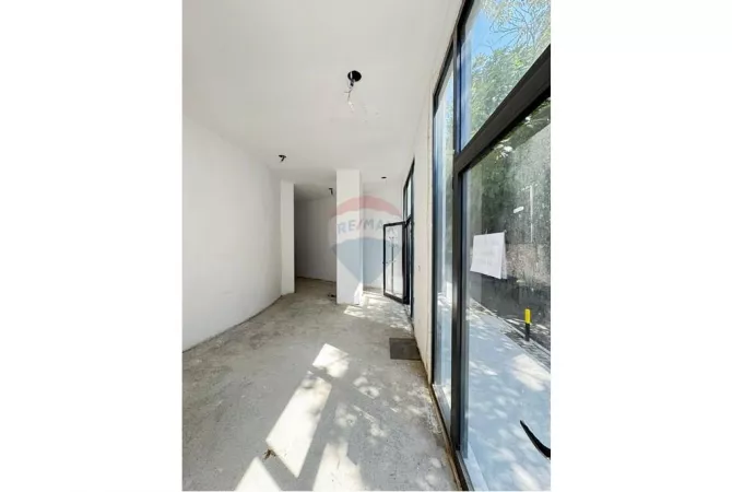 Ambient biznesi me qera 1+1 ne Tirane - 700 Euro