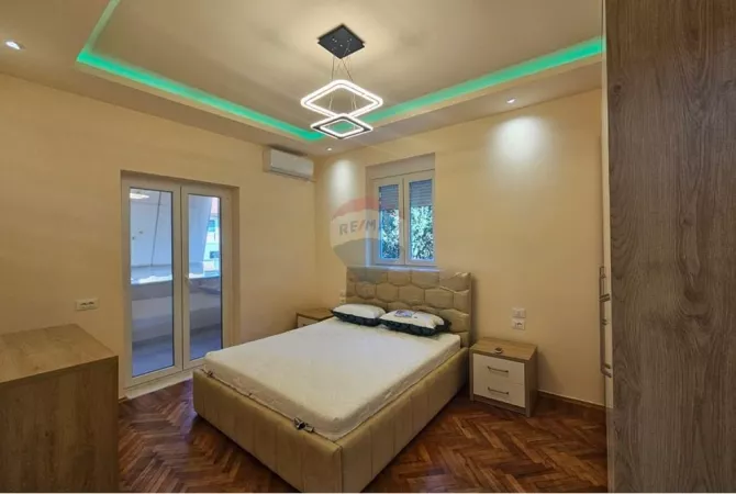 Shtepi me qera Apartament ne Tirane, 1+1, Mobilimi E mobiluar, Pagesa 600  Euro.