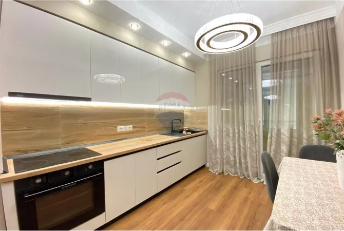 Shtepi me qera Apartament ne Tirane, 1+1, Mobilimi E mobiluar, Pagesa 550  Euro.