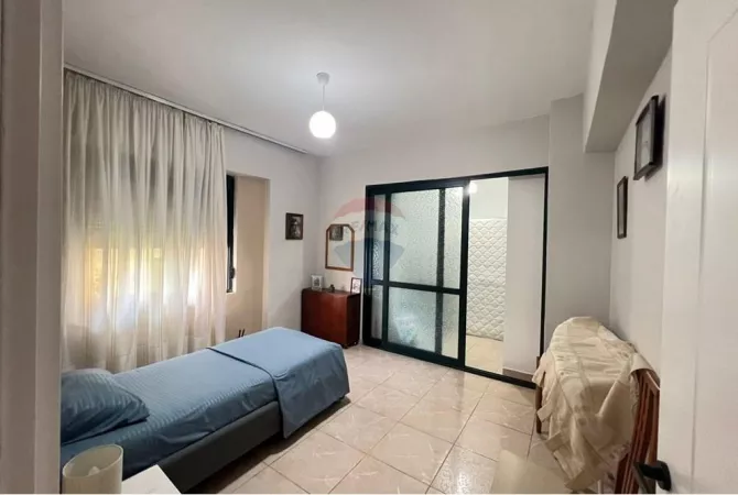 Shtepi me qera Apartament ne Tirane, 2+1, Mobilimi E mobiluar, Pagesa 600  Euro.