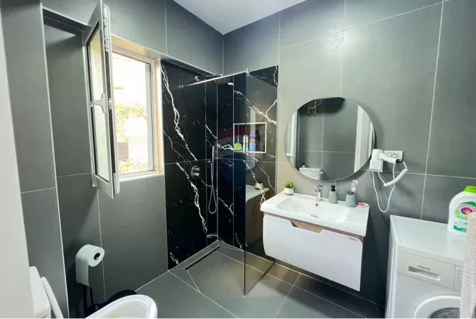 Shtepi me qera Apartament ne Tirane, 2+1, Mobilimi E mobiluar, Pagesa 600  Euro.