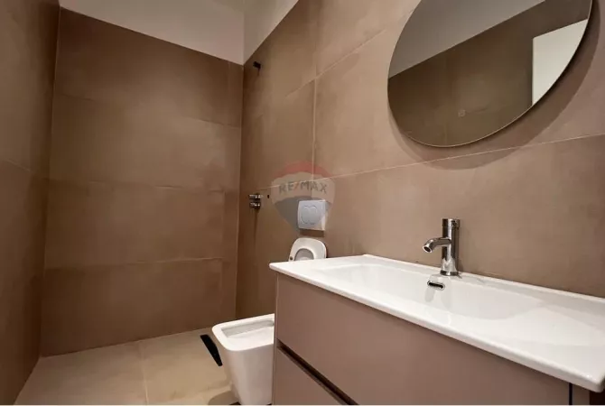 Zyre me qira te Bulevardi Zhan DArk! 