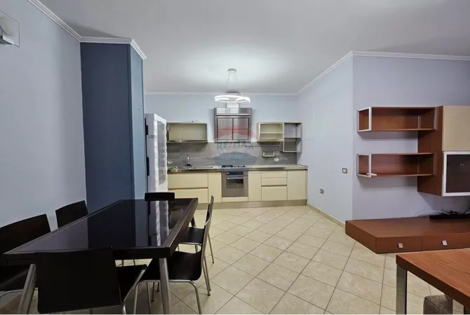 Shtepi me qera Apartament ne Tirane, 2+1, Mobilimi E mobiluar, Pagesa 600  Euro.