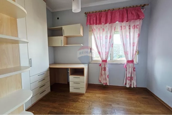 Shtepi me qera Apartament ne Tirane, 2+1, Mobilimi E mobiluar, Pagesa 600  Euro.