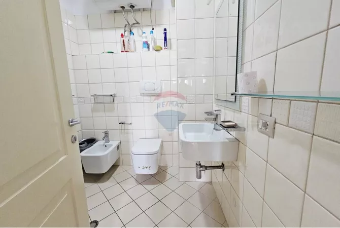 Shtepi me qera Apartament ne Tirane, 2+1, Mobilimi E mobiluar, Pagesa 600  Euro.