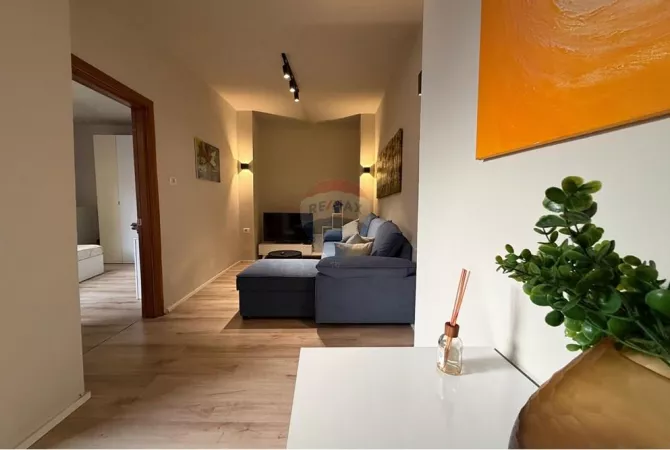 Shtepi me qera Apartament ne Tirane, 1+1, Mobilimi E mobiluar, Pagesa 50,000  Leke.