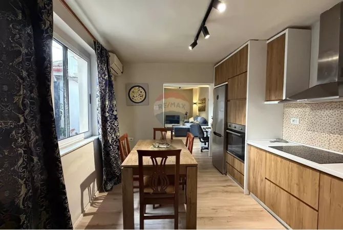 Shtepi me qera Apartament ne Tirane, 1+1, Mobilimi E mobiluar, Pagesa 50,000  Leke.