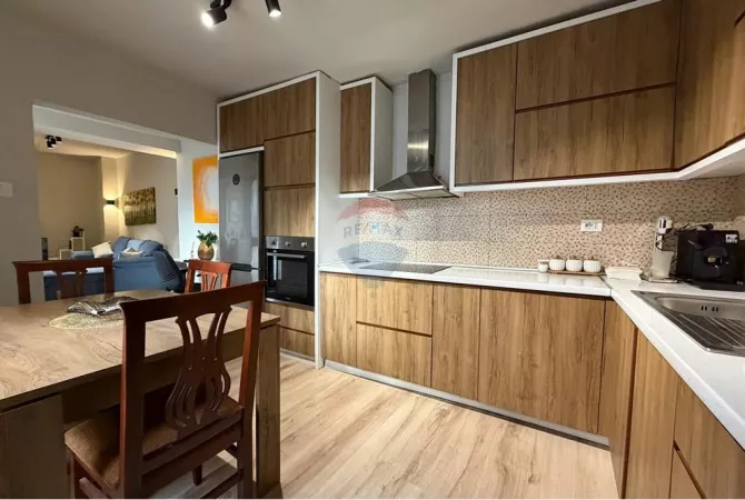 Shtepi me qera Apartament ne Tirane, 1+1, Mobilimi E mobiluar, Pagesa 50,000  Leke.