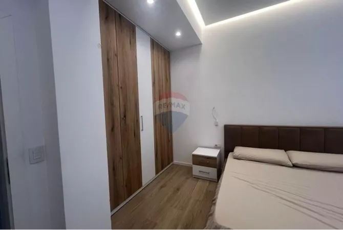 Shtepi me qera Apartament ne Tirane, 1+1, Mobilimi E mobiluar, Pagesa 55,000  Leke.