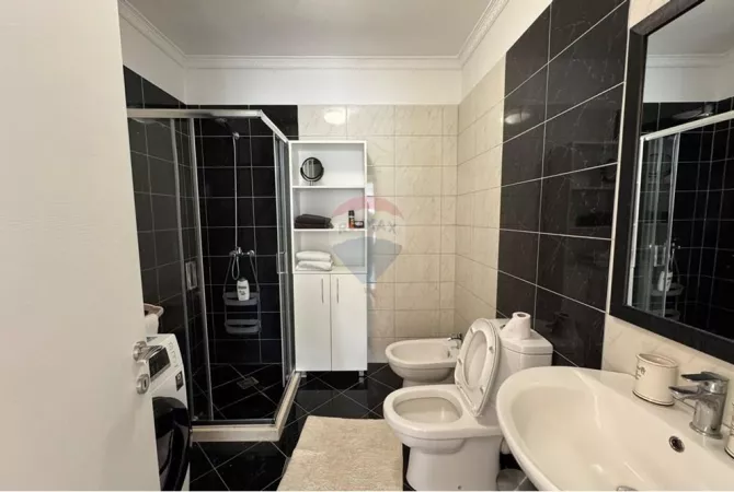 Shtepi me qera Apartament ne Tirane, 2+1, Mobilimi E mobiluar, Pagesa 550  Euro.