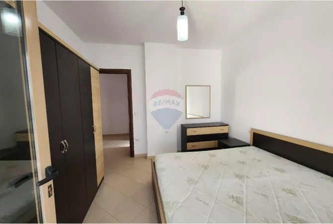 Shtepi ne shitje Apartament ne Tirane, 1+1, Mobilimi E mobiluar, Pagesa 90,000  Euro.