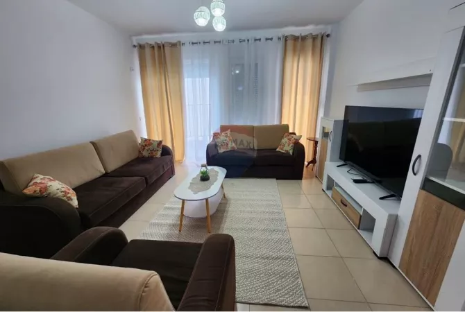 Shtepi me qera 2+1 ne Tirane - 50,000 Leke