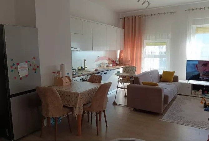 Shtepi me qera 2+1 ne Tirane - 55,000 Leke