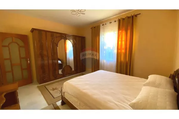 Shtepi me qera Apartament ne Tirane, 2+1, Mobilimi E mobiluar, Pagesa 50,000  Leke.