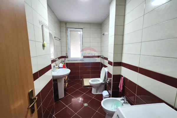 Shtepi me qera Apartament ne Tirane, 1+1, Mobilimi E mobiluar, Pagesa 35,000  Leke.