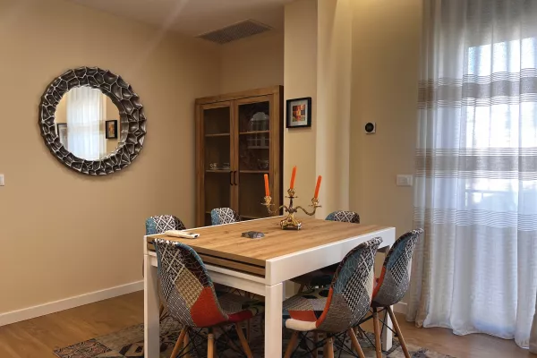 Shtepi me qera Apartament ne Tirane, 2+1, Mobilimi E mobiluar, Pagesa 850  Euro.