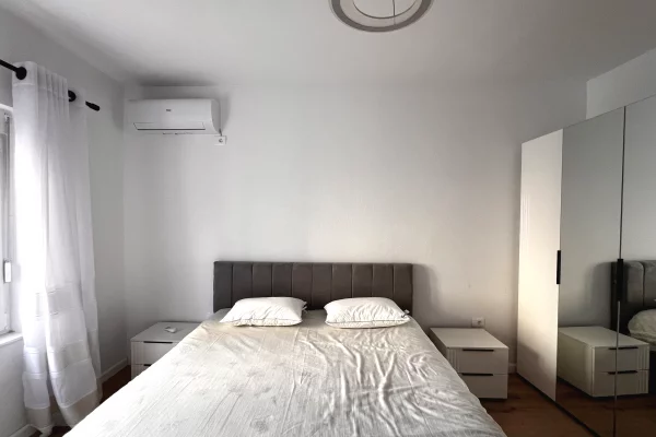 Shtepi me qera Apartament ne Tirane, 1+1, Mobilimi E mobiluar, Pagesa 850  Euro.