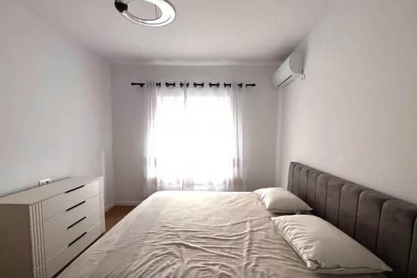 Shtepi me qera Apartament ne Tirane, 1+1, Mobilimi E mobiluar, Pagesa 850  Euro.
