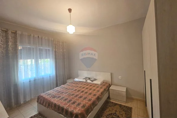 Shtepi me qera 2+1 ne Tirane - 65,000 Leke