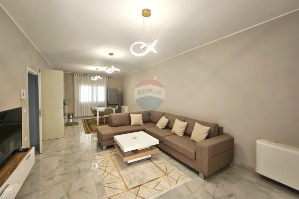 Shtepi me qera 2+1 ne Tirane - 650 Euro