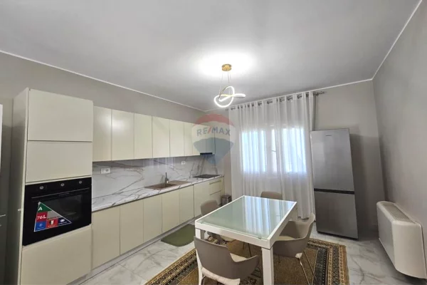 Shtepi me qera 2+1 ne Tirane - 650 Euro