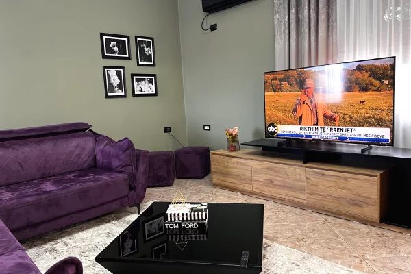 Shtepi me qera 2+1 ne Tirane - 55,000 Leke