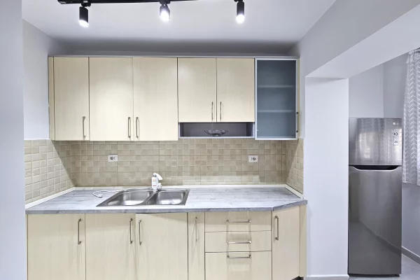 Shtepi me qera 2+1 ne Tirane - 550 Euro