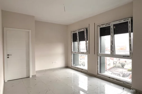 Business Property for Rent 3+1 in Tirana - 500 Euro