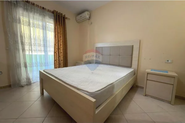Shtepi me qera Apartament ne Tirane, 2+1, Mobilimi E mobiluar, Pagesa 700  Euro.