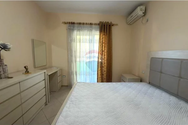 Shtepi me qera Apartament ne Tirane, 2+1, Mobilimi E mobiluar, Pagesa 700  Euro.