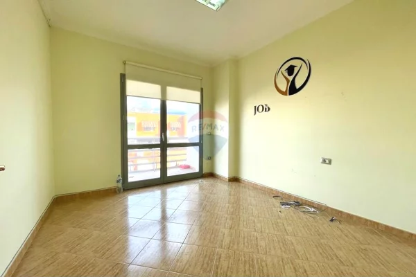 Zyre per qira tek "Qatar Center", Zogu i Zi!