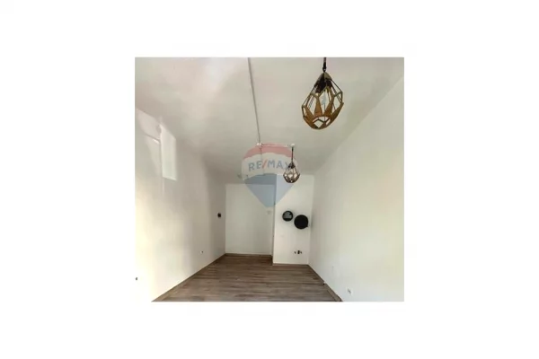 Ambient biznesi me qera 1+1 ne Tirane - 550 Euro