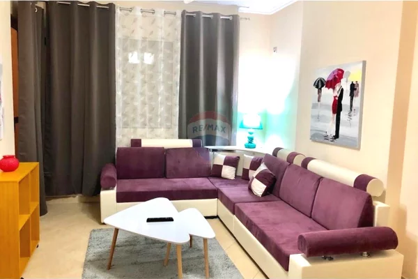 Shtepi me qera 1+1 ne Tirane - 44,000 Leke