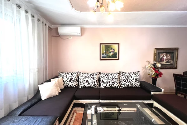 Shtepi me qera 2+1 ne Tirane - 80,000 Leke