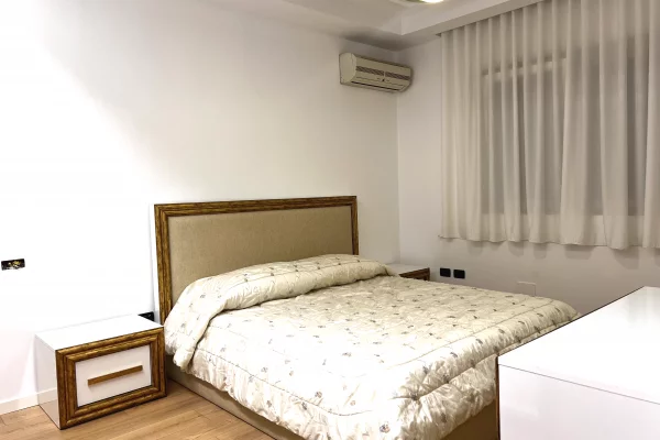 Shtepi me qera Apartament ne Tirane, 2+1, Mobilimi E mobiluar, Pagesa 60,000  Leke.