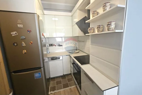 Shtepi me qera 1+1 ne Tirane - 45,000 Leke