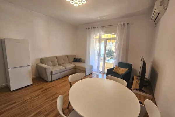 Apartament 1+1 per qira tek Rruga e Barrikadave!