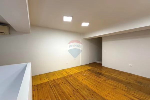 Ambient biznesi me qera 1+1 ne Tirane - 60,000 Leke