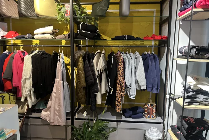 Pajisje biznesi ne shitje  ne Tirane - 2,500 Euro