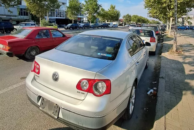 Makina ne shitje ne Durres, Volkswagen, 2011 Diesel,Kambio Automatik Pagesa 6,700  Euro.