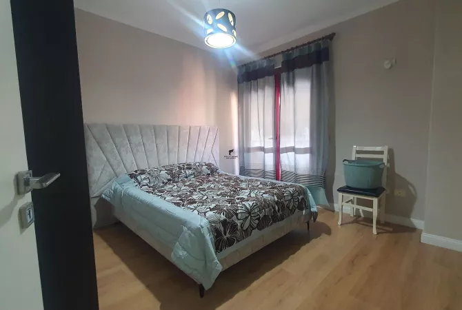 Shtepi ne shitje Apartament ne Tirane, 2+1, Mobilimi E mobiluar, Pagesa 140,000  Euro.