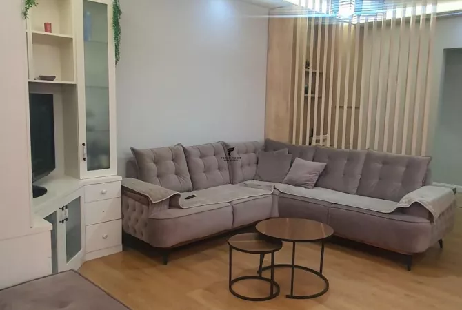 Shtepi ne shitje Apartament ne Tirane, 2+1, Mobilimi E mobiluar, Pagesa 140,000  Euro.