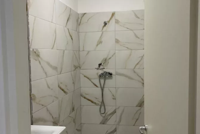 Ambient biznesi me qera 3+1 ne Tirane - 550 Euro