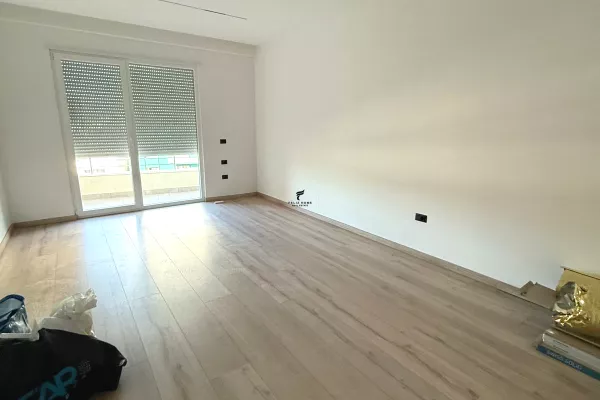 Business Property for Rent 3+1 in Tirana - 700 Euro