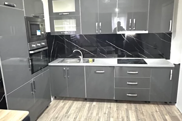 Shtepi me qera Apartament ne Tirane, 1+1, Mobilimi E mobiluar, Pagesa 500  Euro.