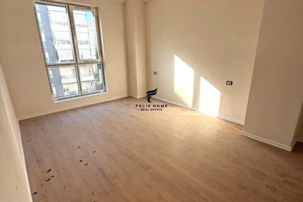 Ambient biznesi me qera 3+1 ne Tirane - 1,100 Euro