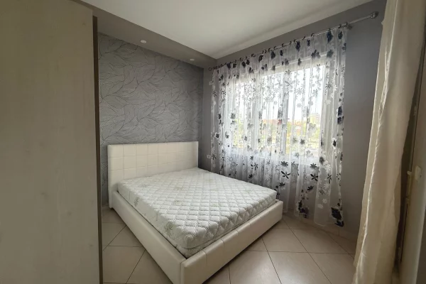 Shtepi me qera Apartament ne Tirane, 2+1, Mobilimi E mobiluar, Pagesa 600  Euro.