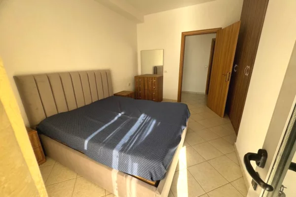 Shtepi me qera Apartament ne Tirane, 2+1, Mobilimi E mobiluar, Pagesa 500  Euro.