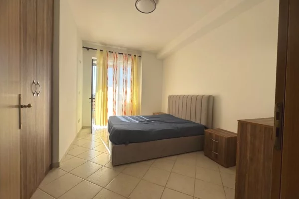 Shtepi me qera Apartament ne Tirane, 2+1, Mobilimi E mobiluar, Pagesa 500  Euro.